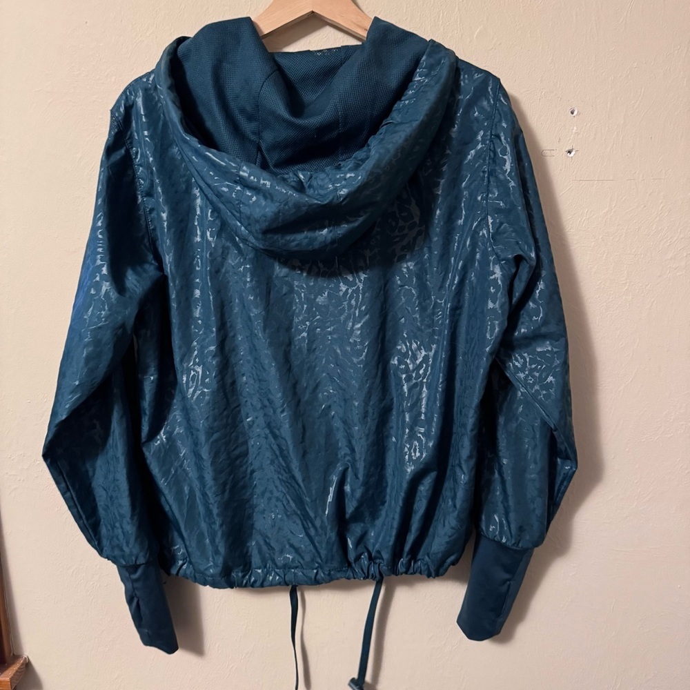 Zyia athletic windbreaker jacket teal animal print Size Medium - Picture 6 of 6